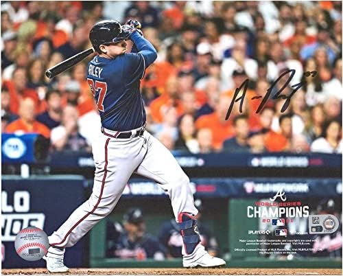 Austin Riley Atlanta Braves Autografirano 8 x 10 2021 prvaci World Series Hitting Photo - Autografirane MLB fotografije